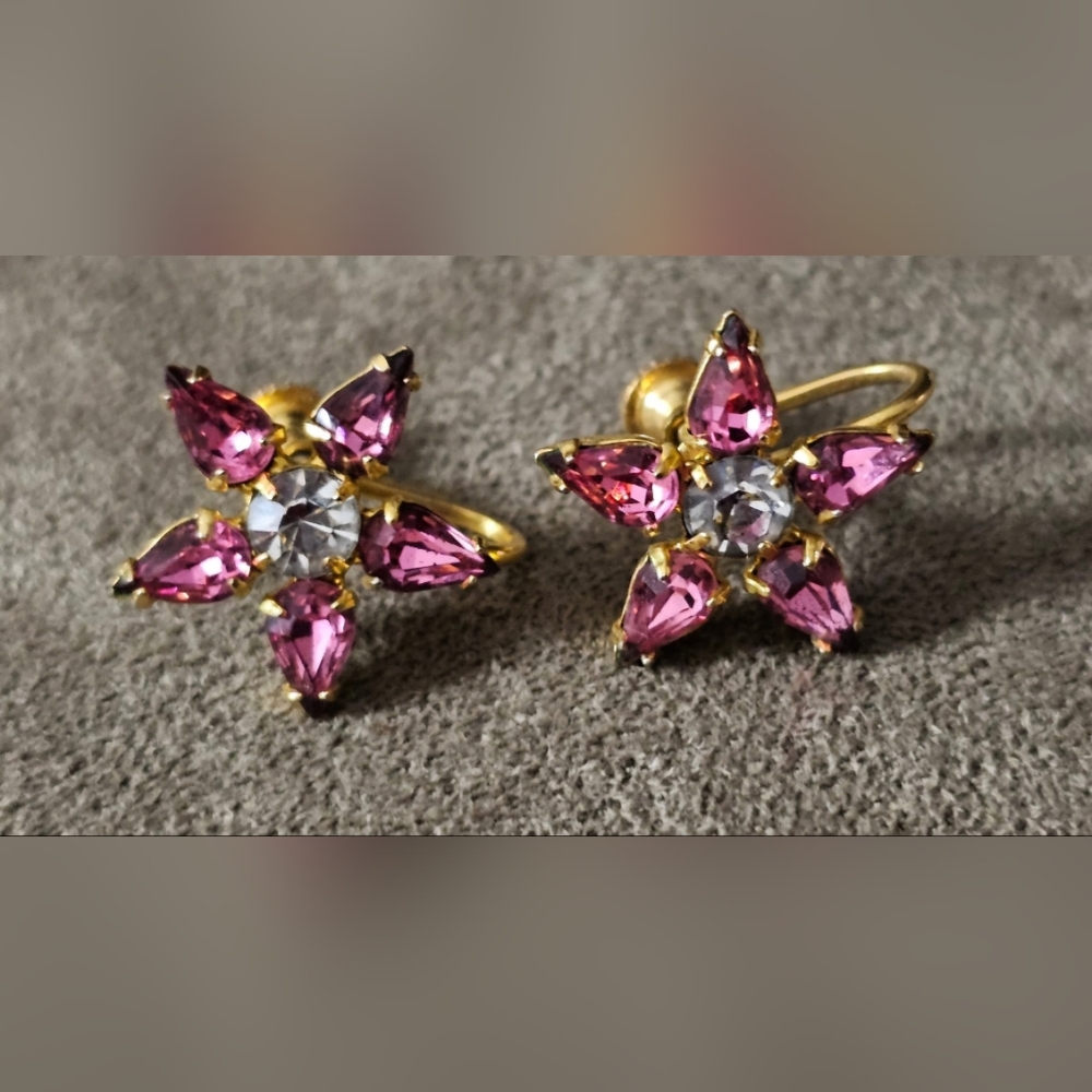 Vintage signed B. David screw-back earrings Pink glass rhinestone in a Star